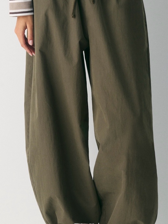 TNA Pants - Aritzia TNA Reservoir Balloon Pant in Dark Olive